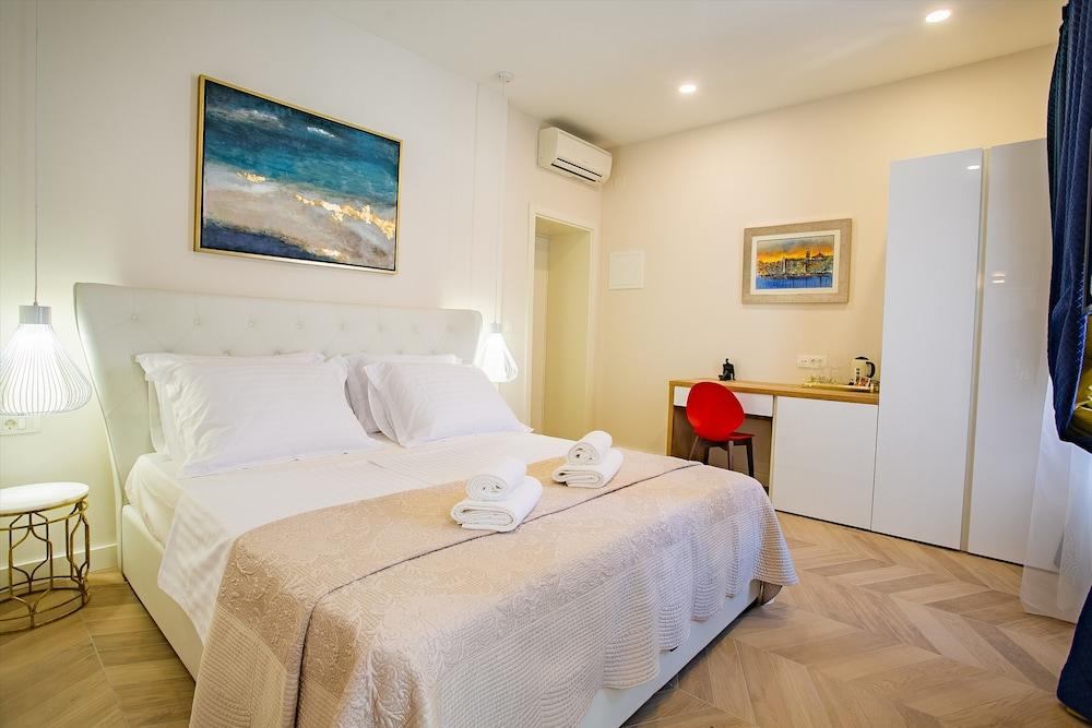 Split Best4Stay Luxury Rooms