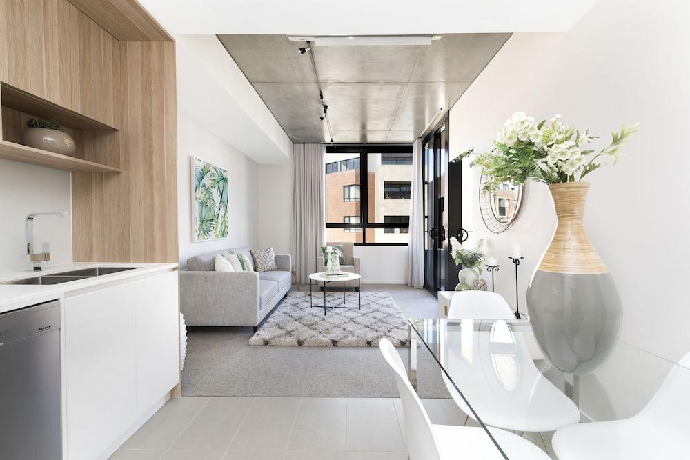 Accommodate Canberra - Azure