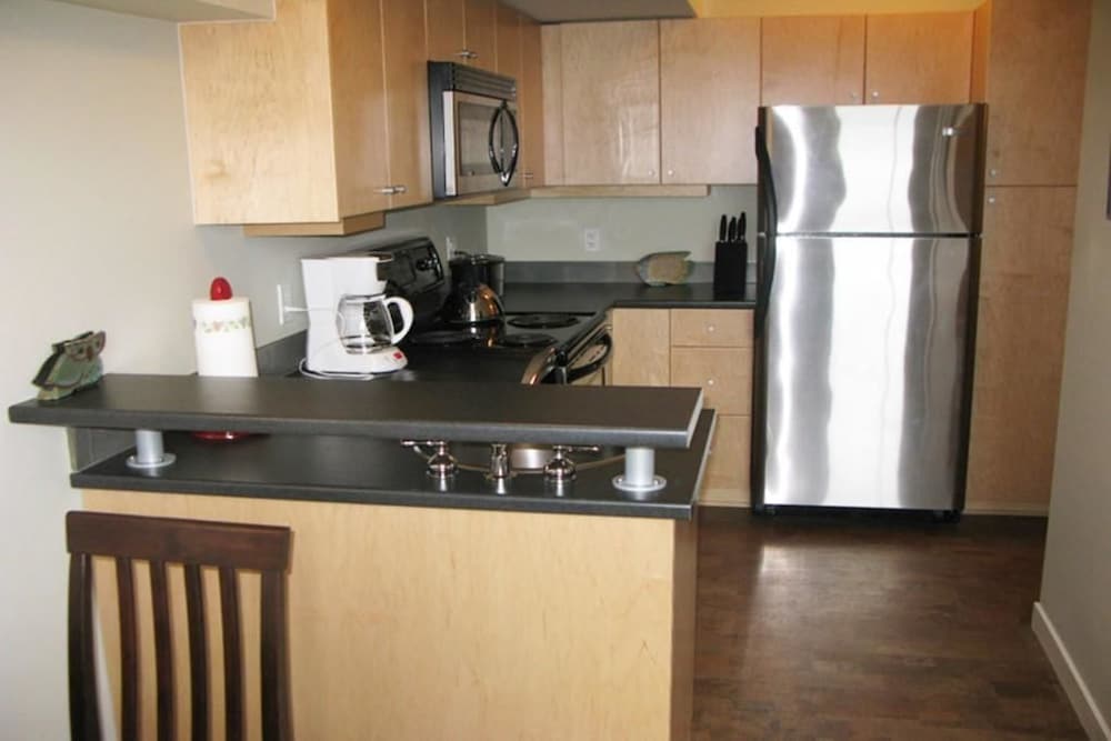 Central Victoria B Apartment