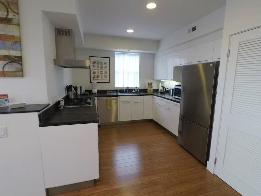 Russian Hill Vista Holiday