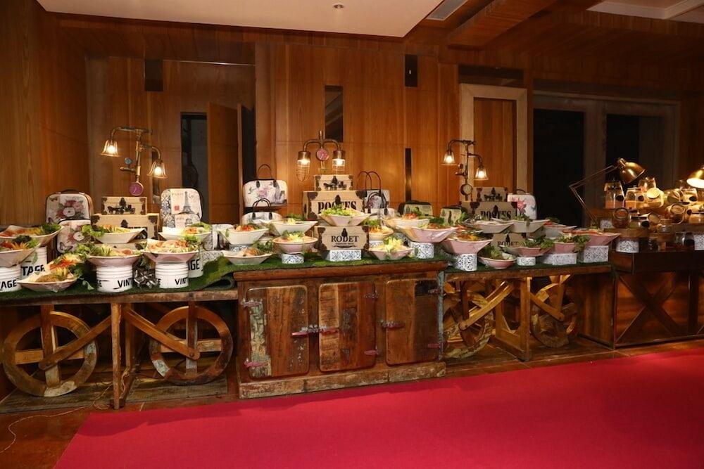 The Utsav Grand Banquets & Resort