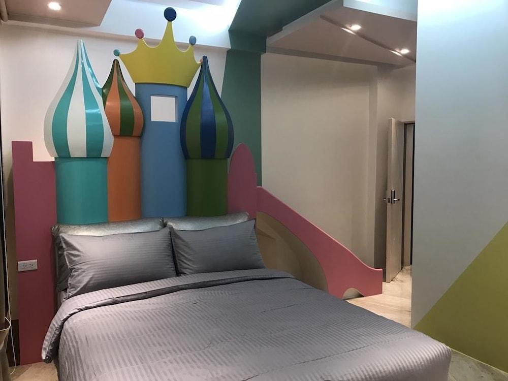 Li Chu Art Paternity B&B