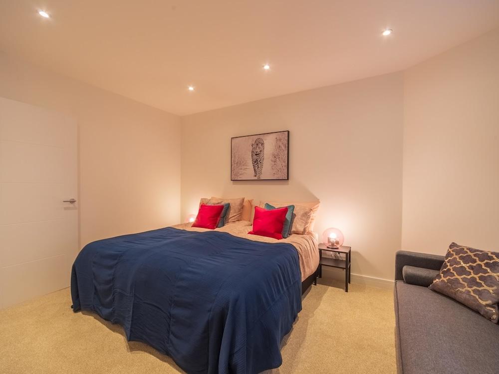 St Johns Road Apartments