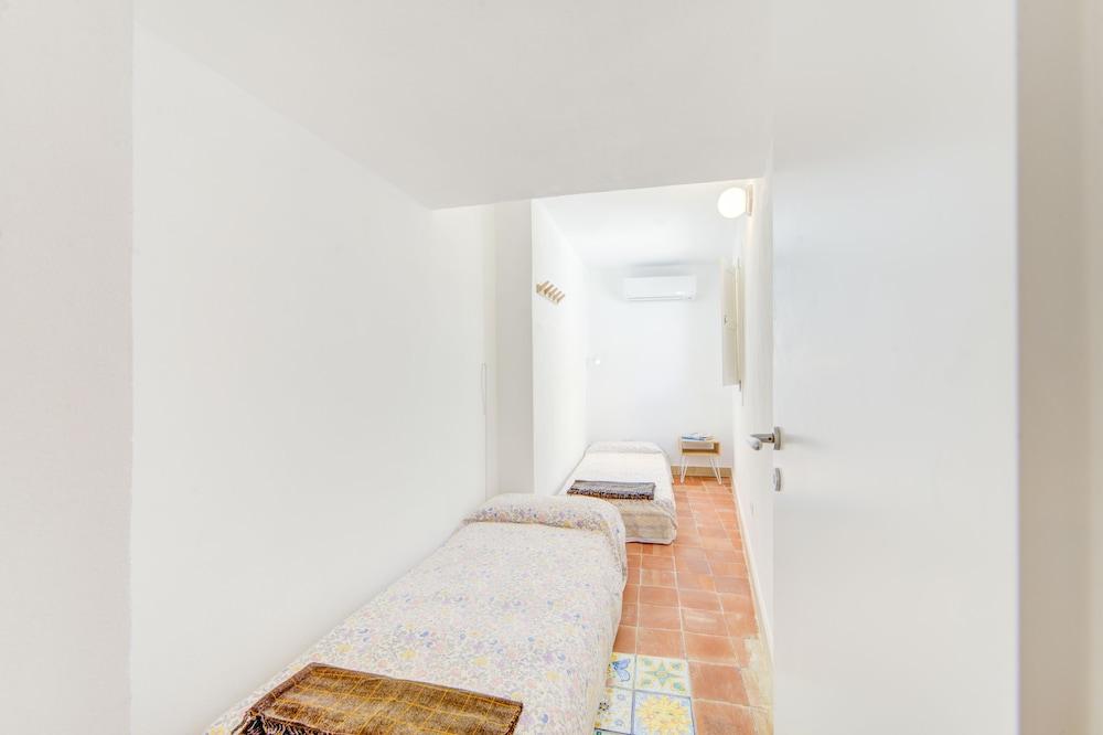 Ortigia Colourful Apartment