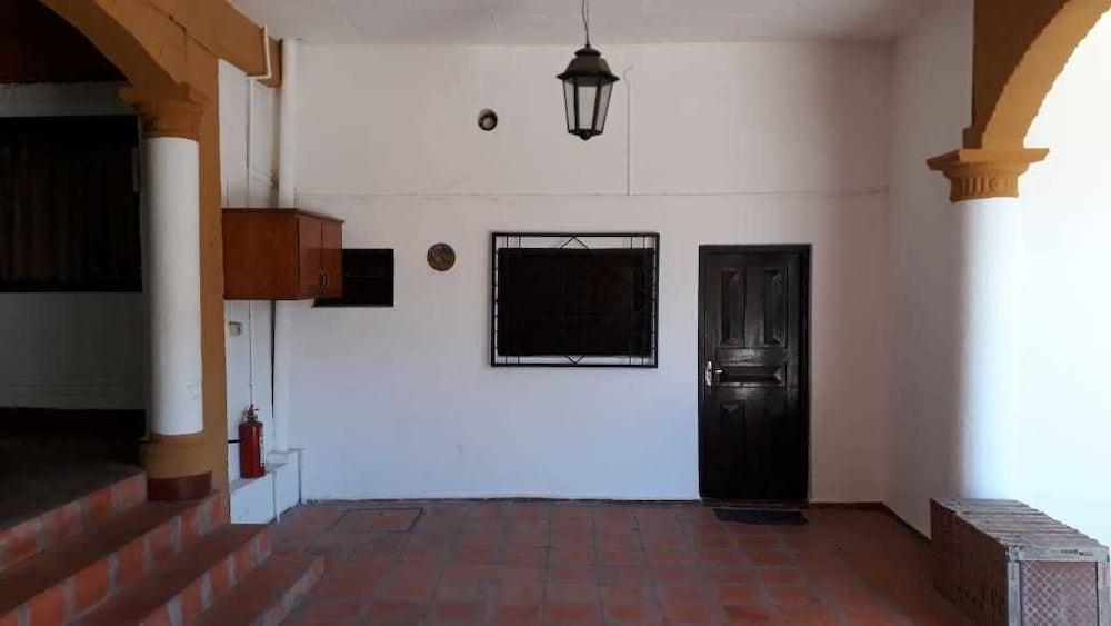 Hostal Residencial Leones de Castilla