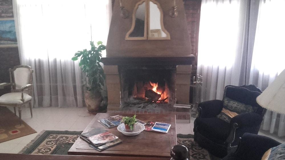 La Casona Del Camino Real