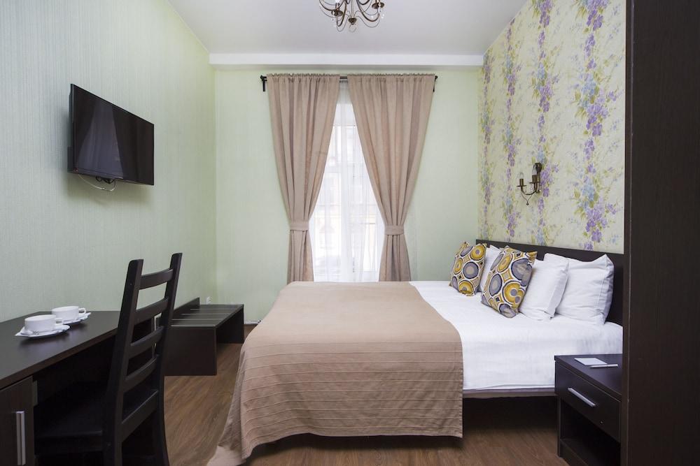 Aristocrat Boutique Hotel Dostoevsky
