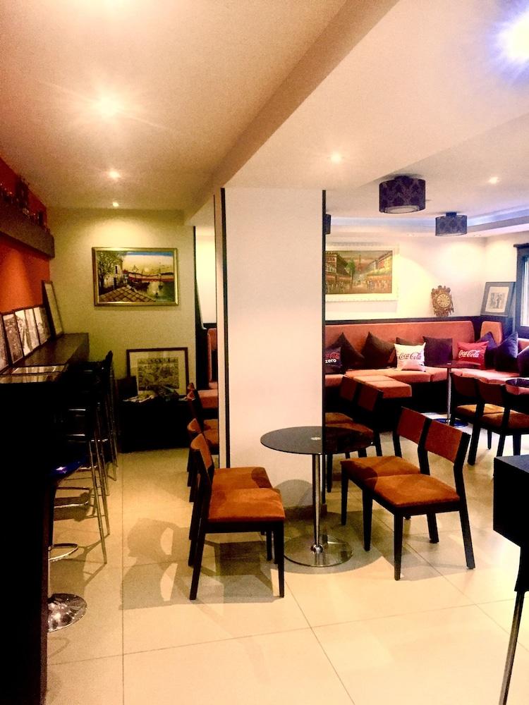 Sunrise Hotel Çameria