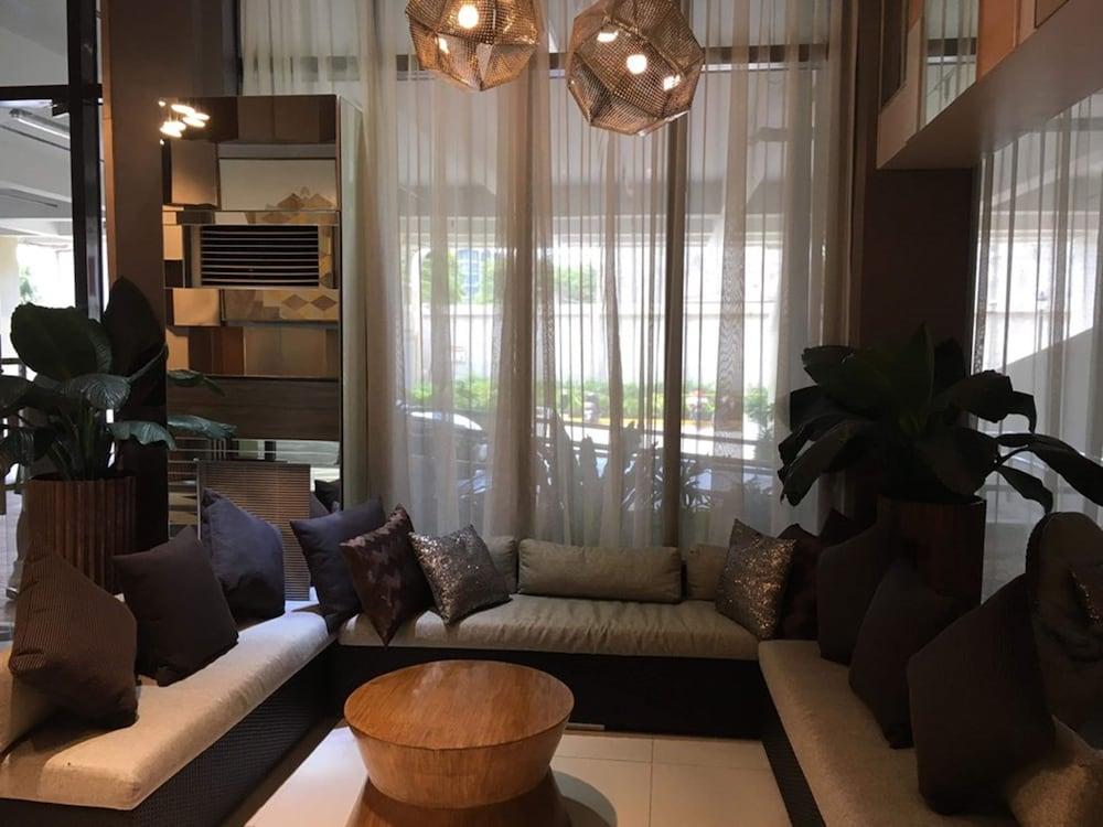 The Persimmon Cebu by Sleepingpong