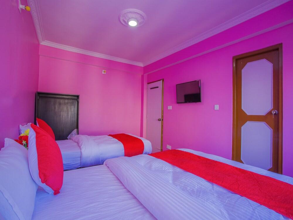 OYO 248 Hotel Galaxy