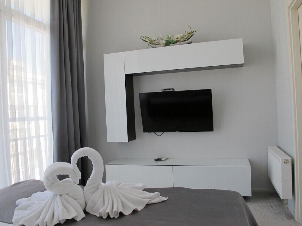 Apartment on Bulvar Nadezhd Apt. 306
