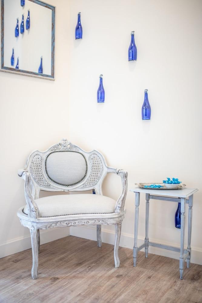 Ancient Agora Apartments