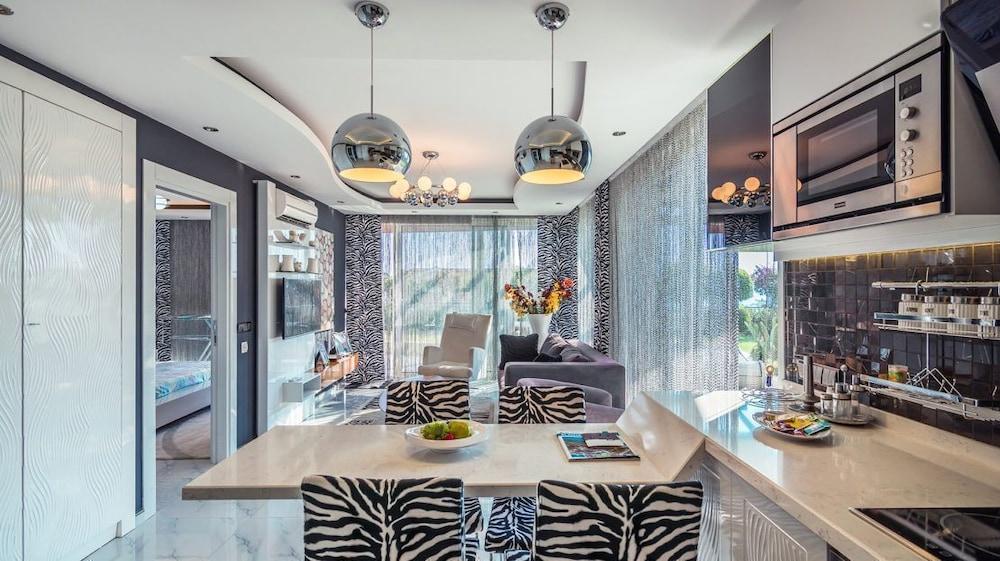 Elite Admiral Premium A21