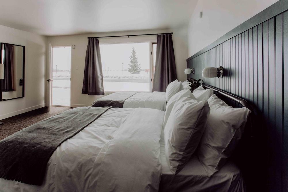 The Bayview Motel - Fort Frances, ON - Lakeside Motel