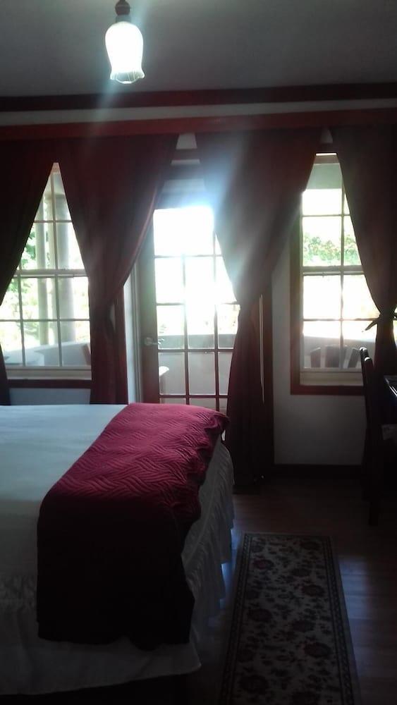 Spring Gardens Resort