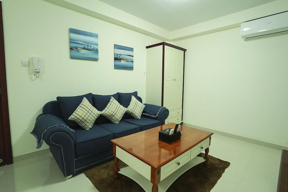 Jiashibo Apartment Hi-tech Park Branch