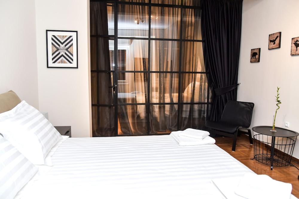 Central apartment at Echarxia 2 beds for 4 pers