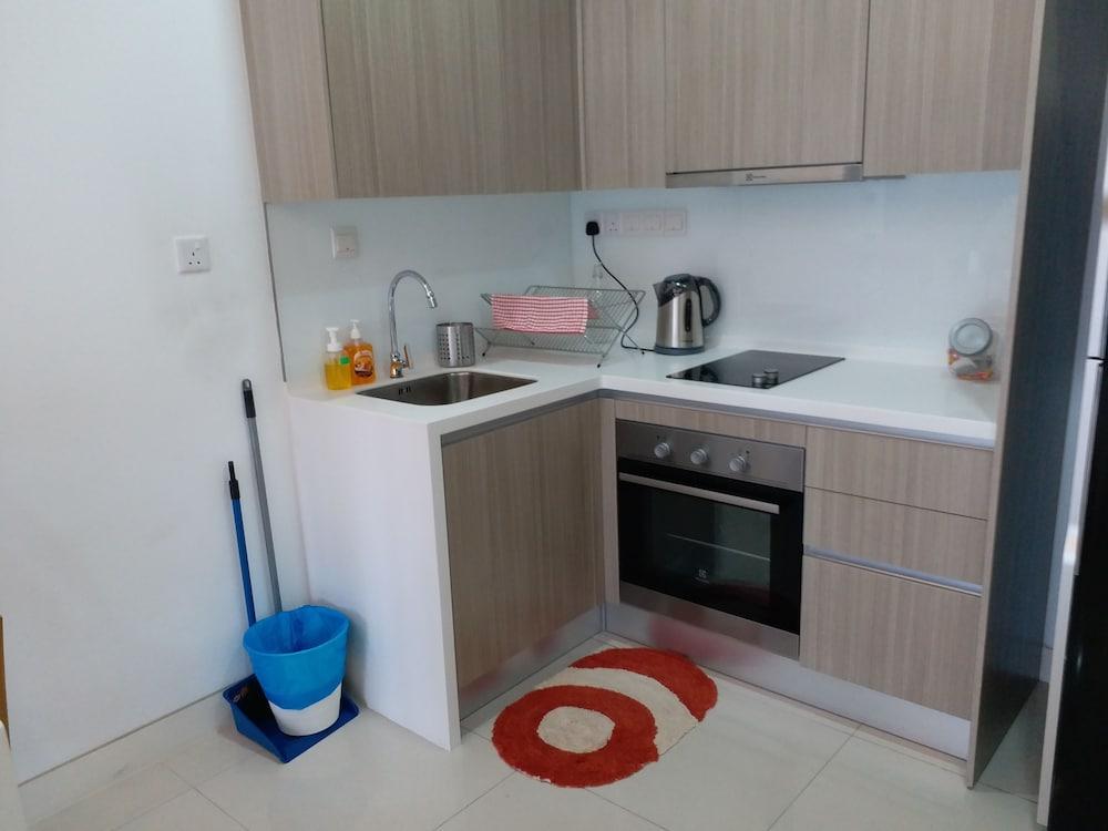 Dashing 1BR Next To Surian MRT 31