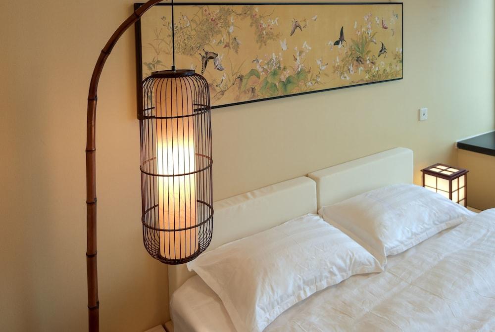 Chengdu Skyline International Apartment