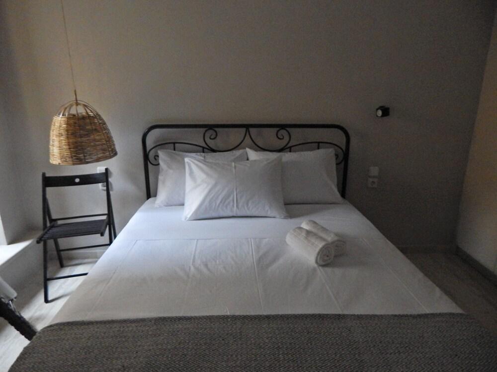 Arismary Cottage Home