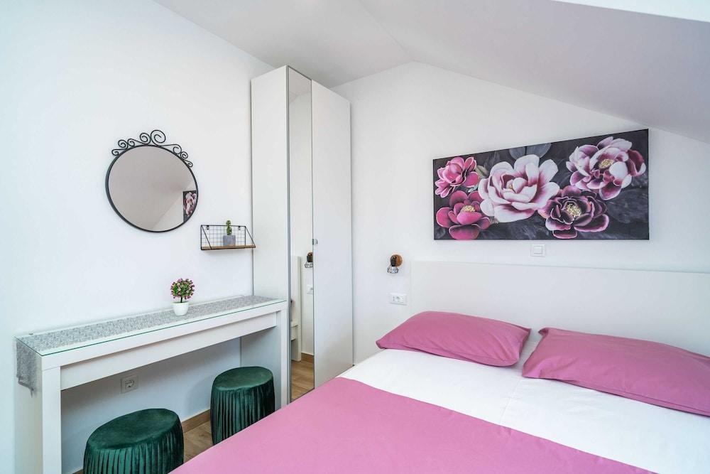 Apartment & Rooms Papa