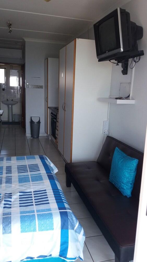 Just Property Uvongo Chalets 11