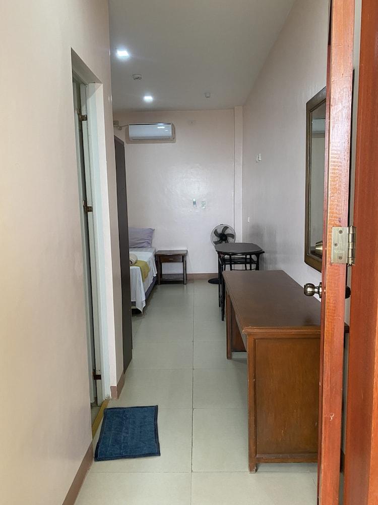 Kellocks seaview apartelle