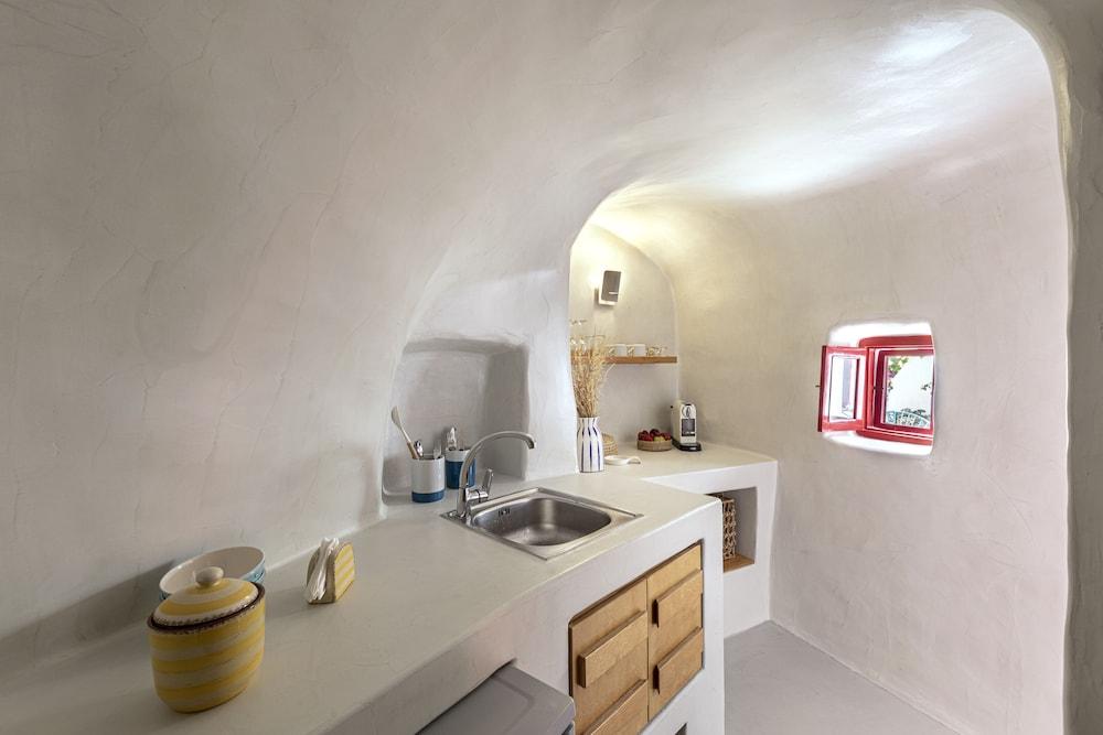 White Cave Villa by Caldera Houses