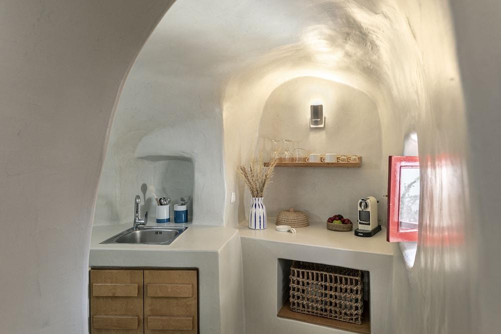 White Cave Villa by Caldera Houses