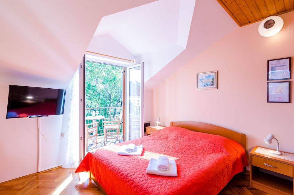 Apartments Mali Paradiso