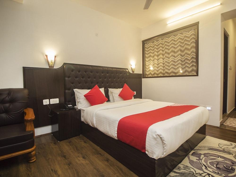 OYO 16637 Tiara Regency