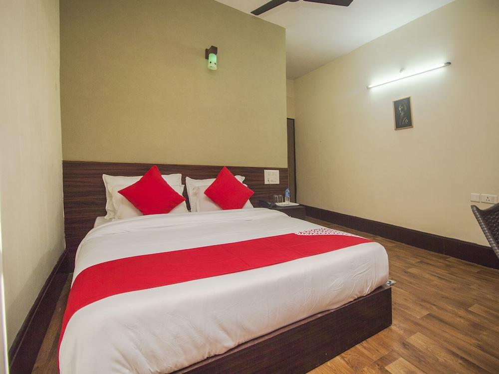 OYO 17039 Hotel Omkar