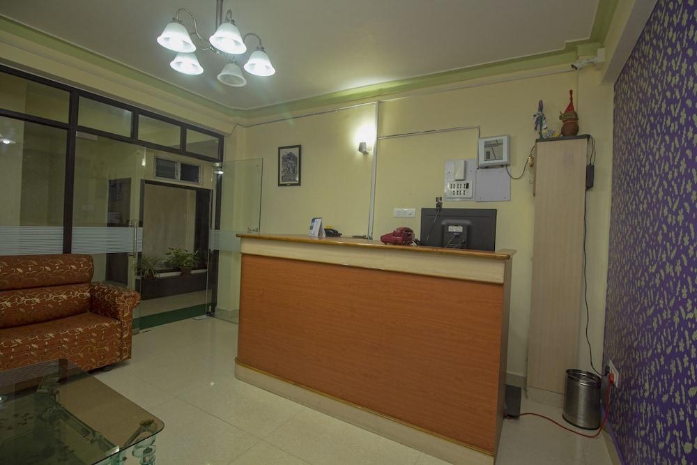 OYO 24177 Himadri Inn