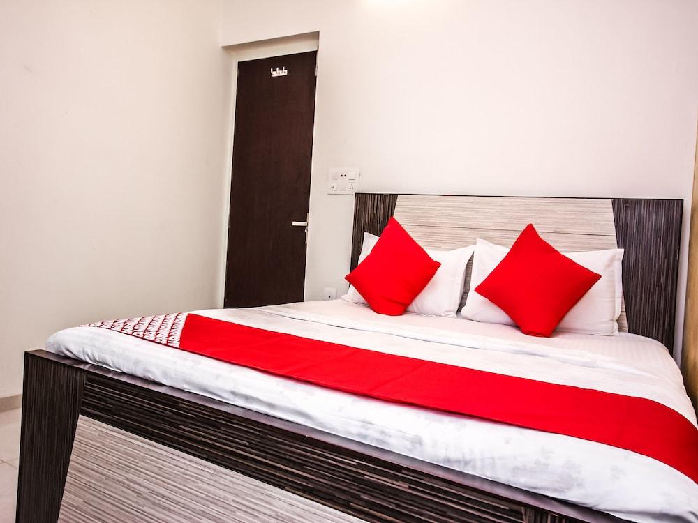 OYO 14891 Madhav Villa