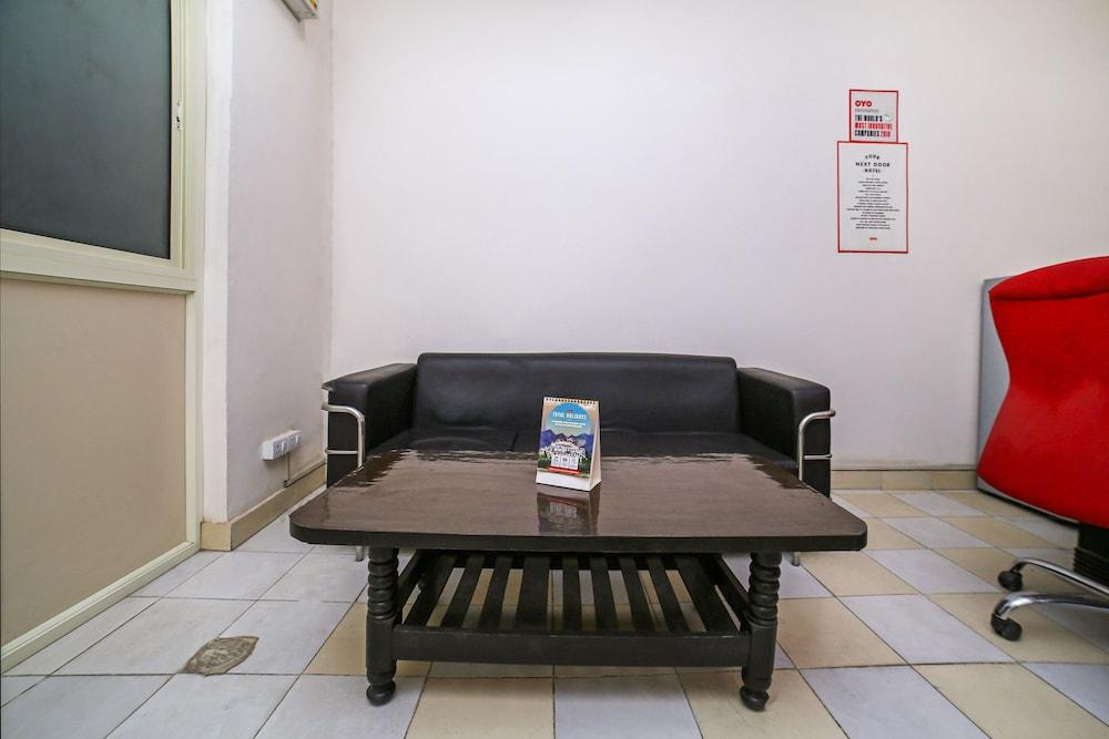 OYO Flagship 17382 AV Residency