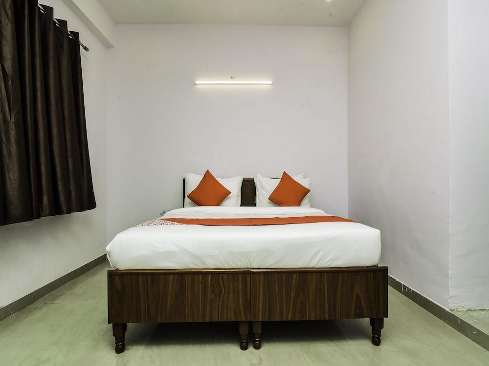 OYO 20031 Flagship Jaypee Hospital