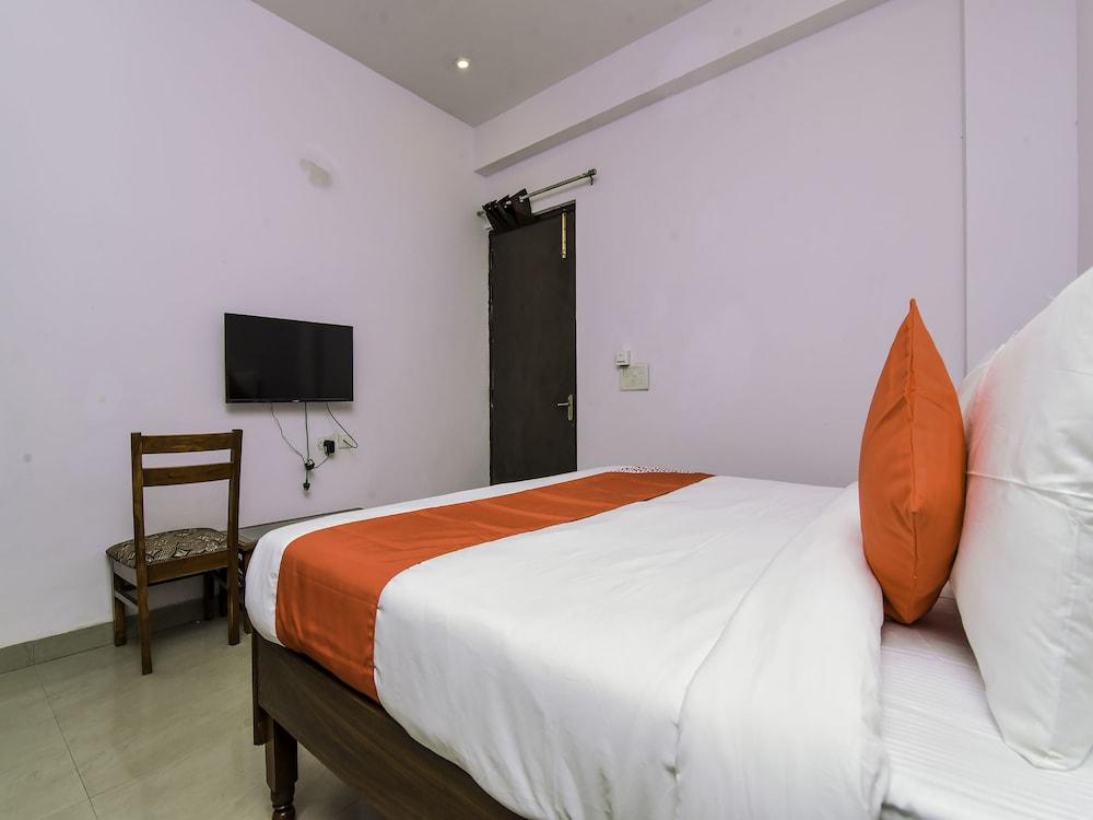 OYO 20031 Flagship Jaypee Hospital