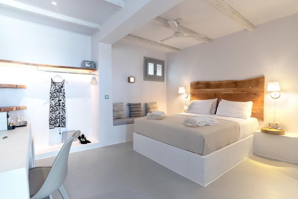 Paros Comfy Suites