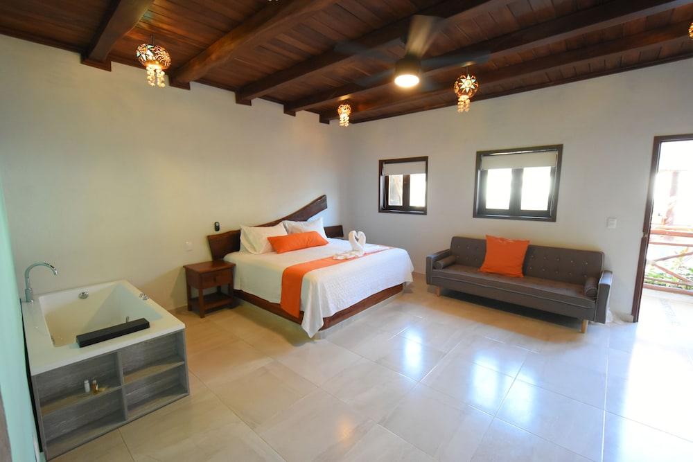 Hotel Hacienda Dos Ojos