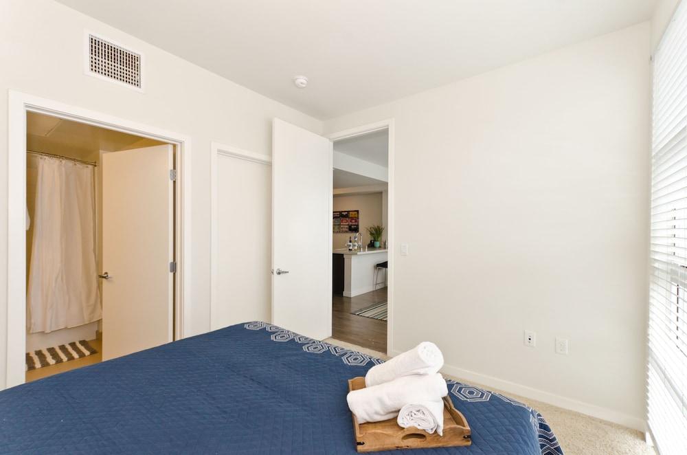 Downtown LA Penthouse Convention Suite