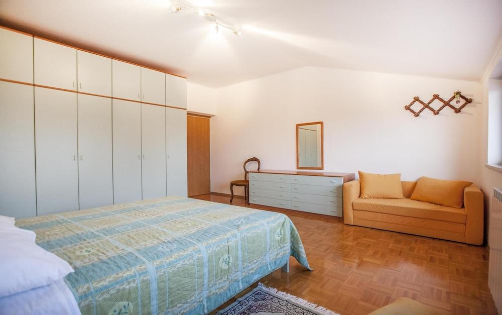 Apartments Cademia