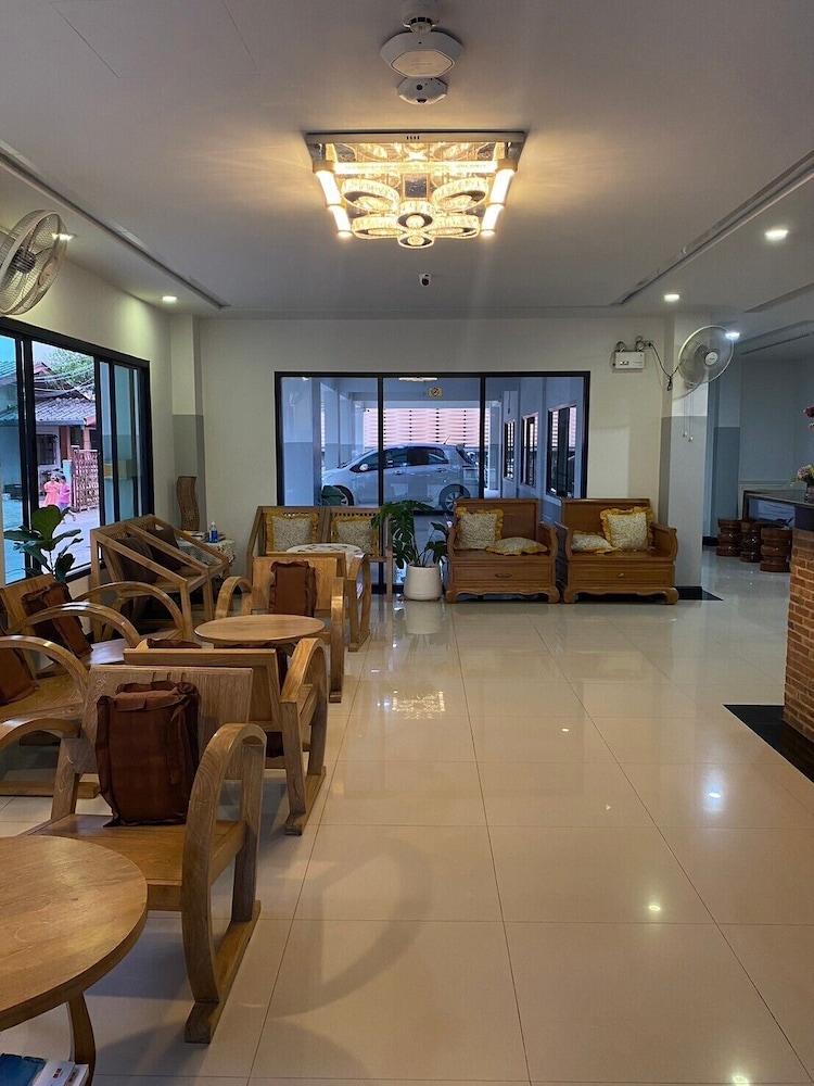 Chorlada Lanna Hotel