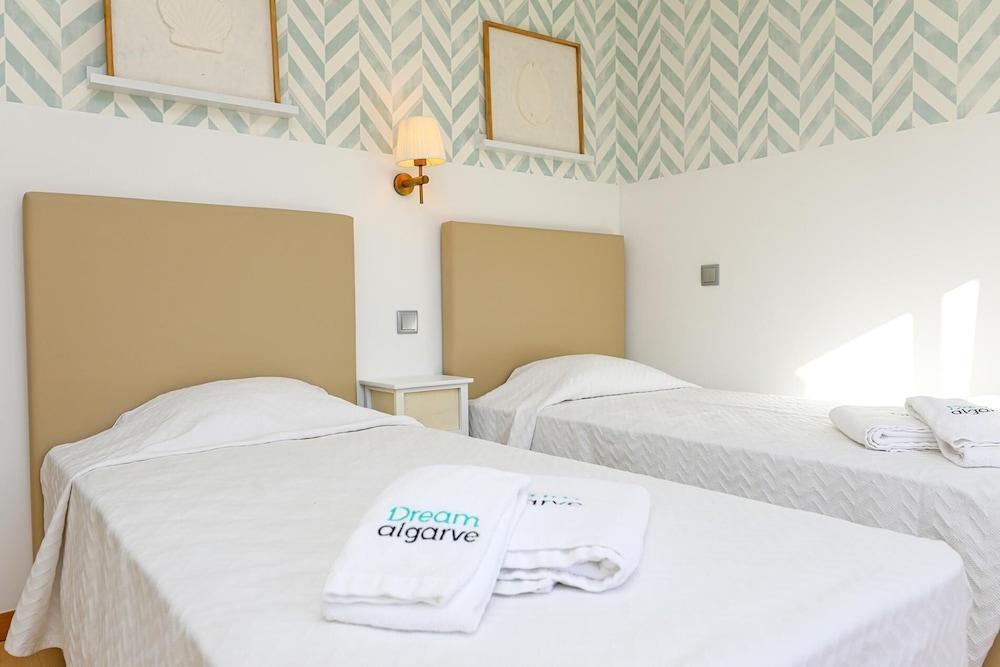 B19 - Marina Club Apartment