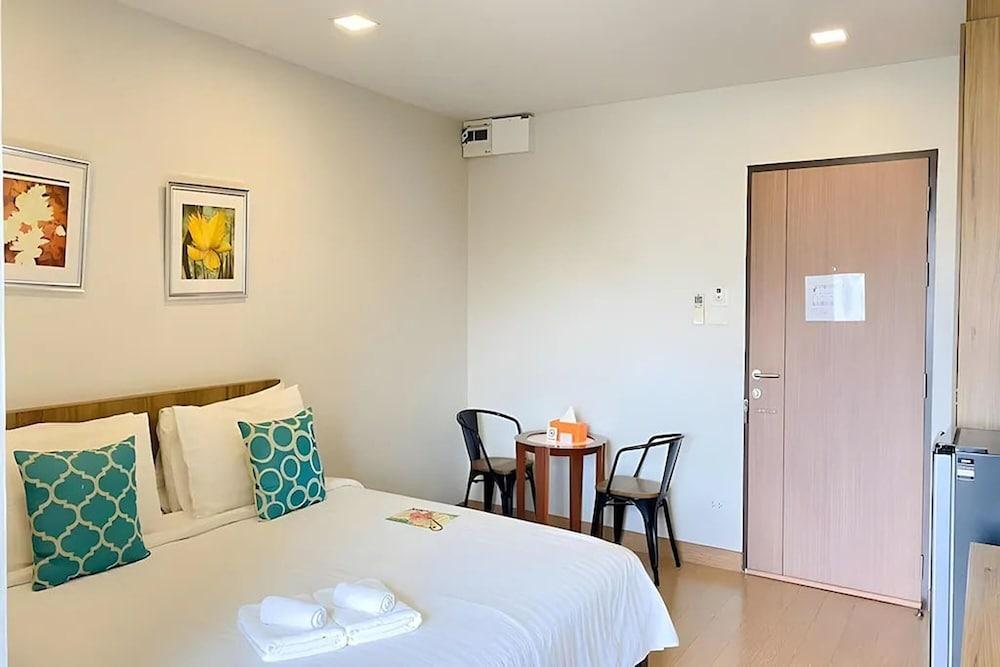 Casa Luxe Hotel and Resident