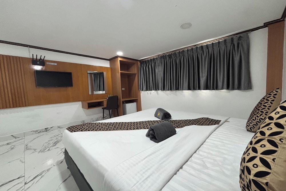 Papa Ji Hotel and Restaurant