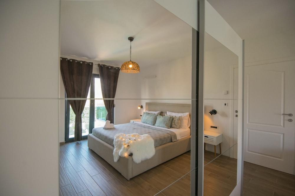 Holiday House Luxury