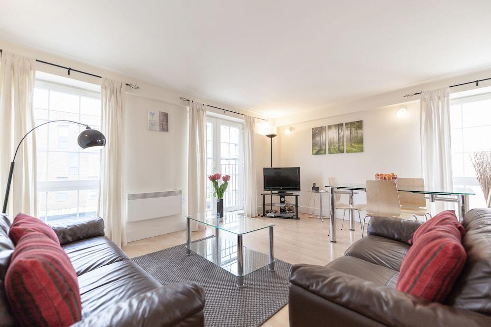 Roomspace Apartments -Central Walk