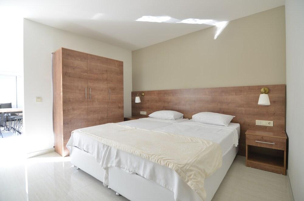 Aqua Suit Panorama A1