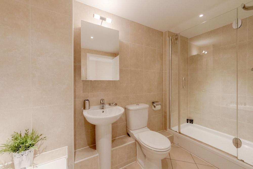 Roomspace Apartments -The Courtyard