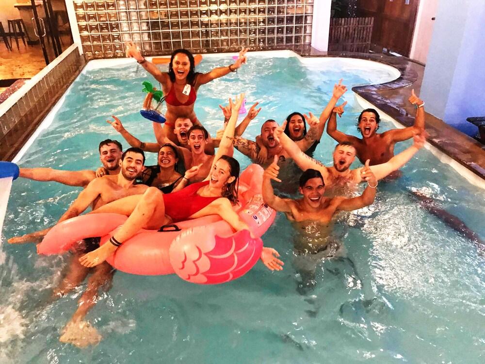 Bodega Chiang Mai Pool Party